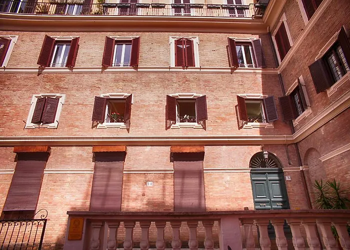 Konukevi Domus Real Cardello 4*